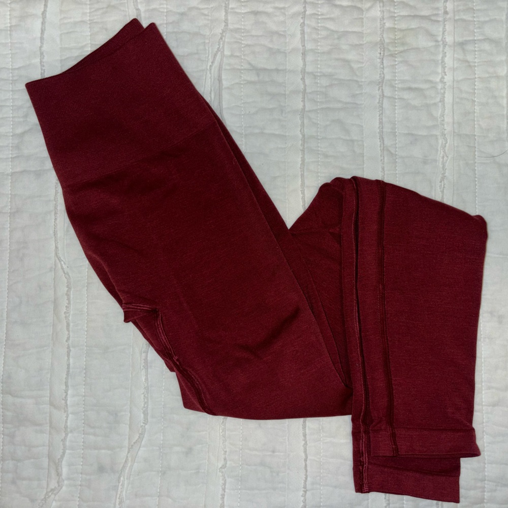 Alphalete Amplify Burgundy Leggings